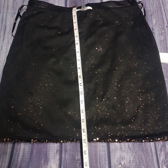 DKNY Gold Sequin Skirt - Picture 5 of 8